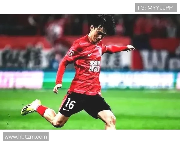 全国锦标赛分析：成都足球队展现出卓越的战术灵活性与团队协作能力