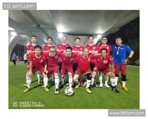 刺猬头的足球明星如何在绿茵场上展现独特风采与魅力